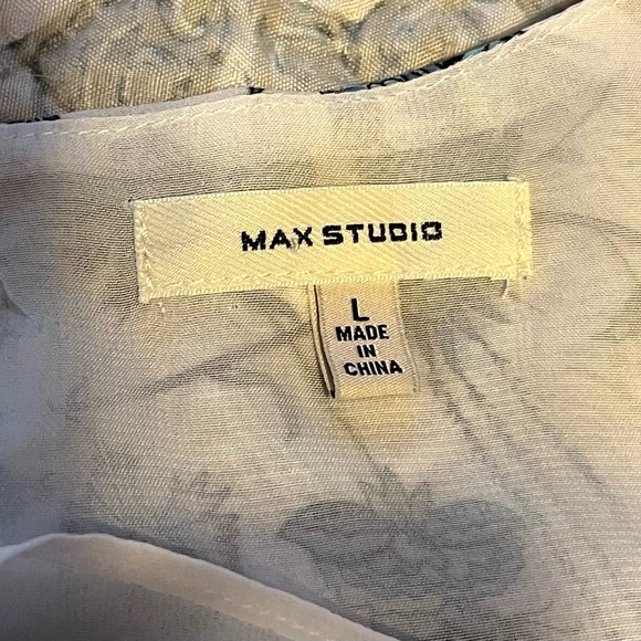 Max Studio dressy top size large - Picture 3 of 5
